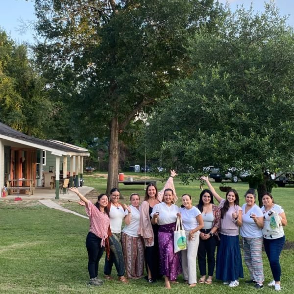 Grupo de mujeres en taller de Herbolaria y SAhumerios
