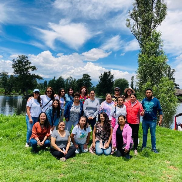 Taller flotante de Sahumerios y plantas medicinales en las trajineras de Xochimilco